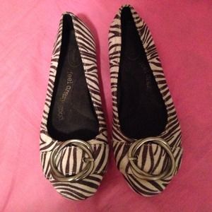 Cute zebra flats in good condition!
