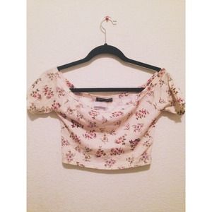 *SALE 15 🅿️🅿️* Brandy Melville Crop floral top