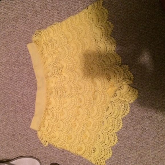 ✔️SOLD✔️Cute crochet shorts