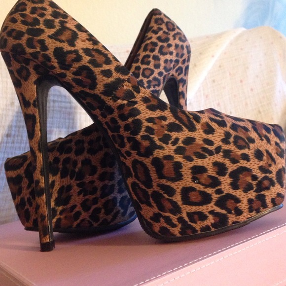 High leopard platforms. - Picture 2 of 3