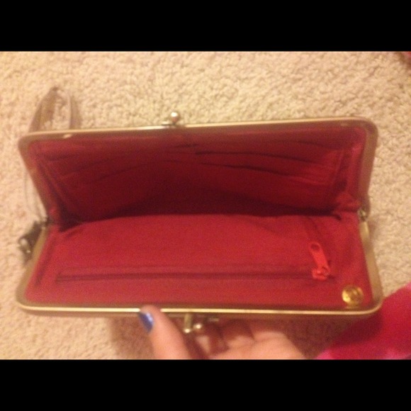Clutch - Picture 2 of 3