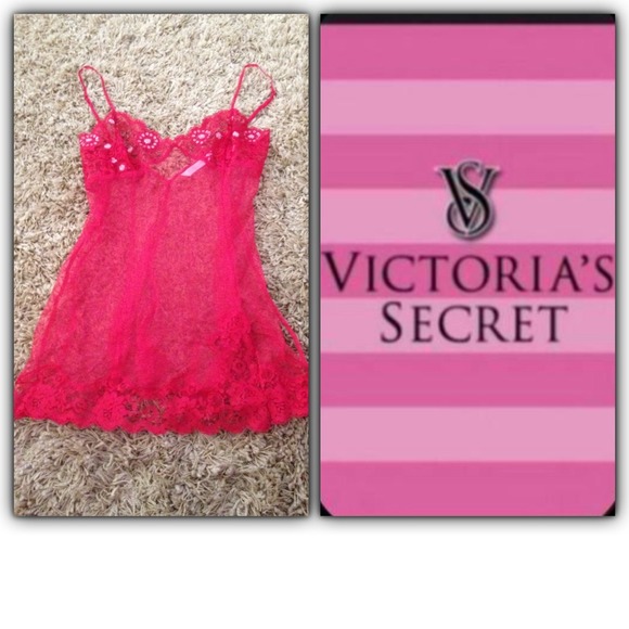 SOLD / bundle Victoria Secret Red lingerie