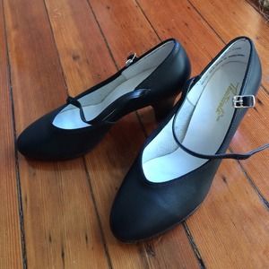 Ballroom dance shoes