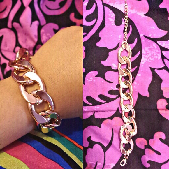 Gold chain bracelet