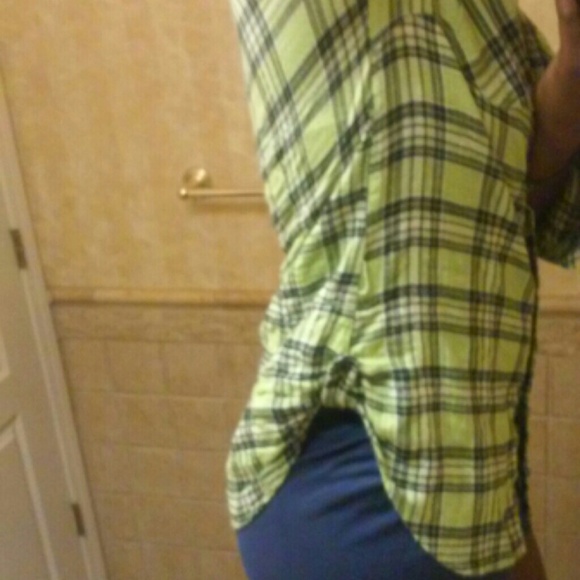 Plad Button Up - Picture 2 of 4