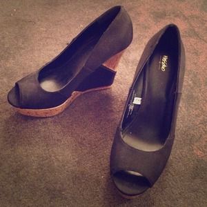 Peep toe black wedges
