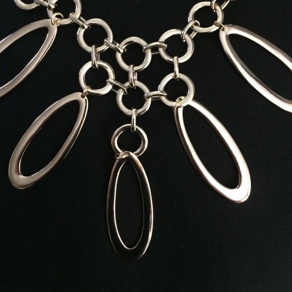 🌺Statement necklace🌺 - Picture 2 of 3