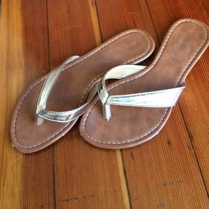 Rose metallic sandals