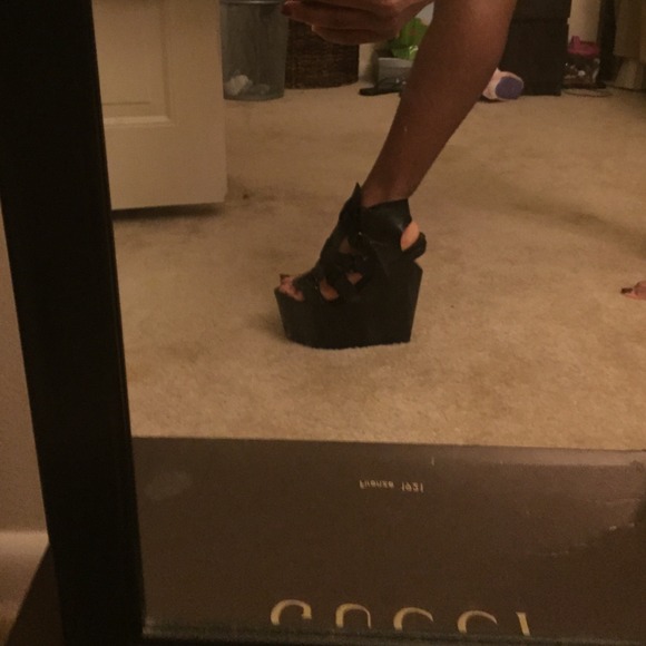 Shoes - Picture 4 of 4