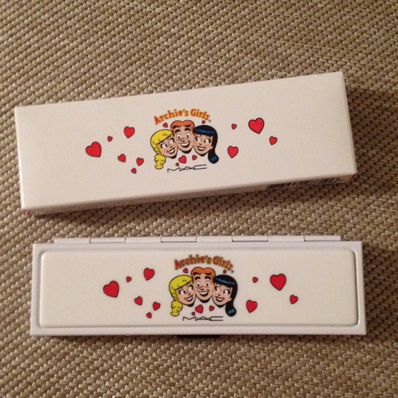 Mac Archie's Girls caramel sundae palette