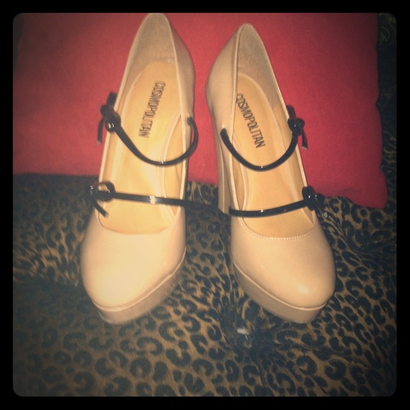 cosmopolitan  Shoes - Mary Jane Beige 5 1/2 " Pumps with 2" platform