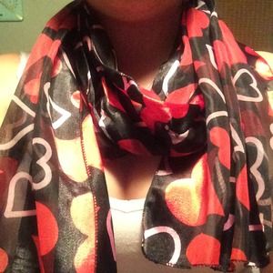 Fashionable heart scarf