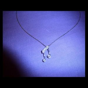 PRICE REDUCED!! Sterling silv music note necklace