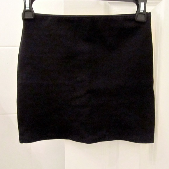 Zara Dresses & Skirts - Zara bodycon skirt