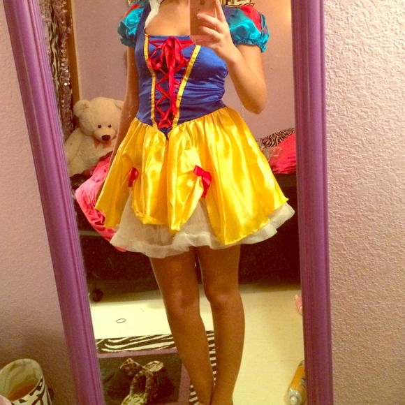 Snow White costume