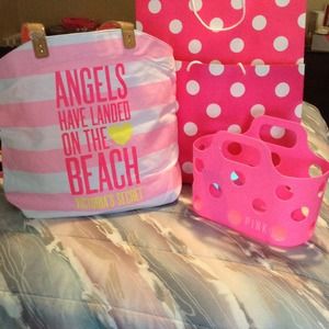 Pink by Victoria's Secret bundle one hour sale😱😱