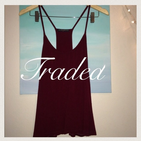 🌷[TRADED]🌷 Brandy Melville Burgundy Tank