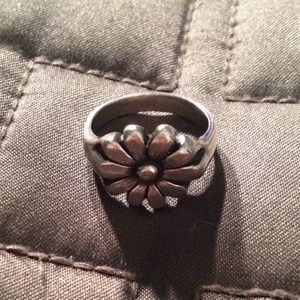 Jeep Collins Sterling Silver Daisy Ring
