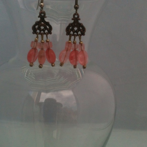 Peachy rose quartz dyed earrings - Picture 2 of 2
