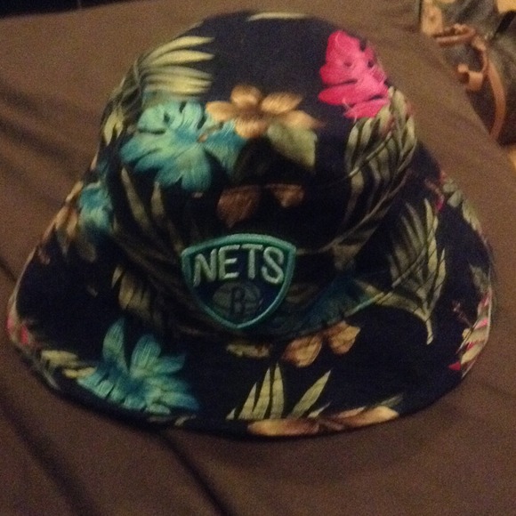 Mitchell and Ness nets hat