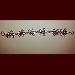 Gorgeous flower bracelet