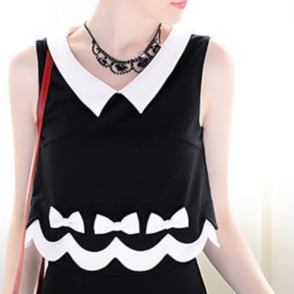 ❌SOLD❌ in bundle NWOT Bow Crop Top