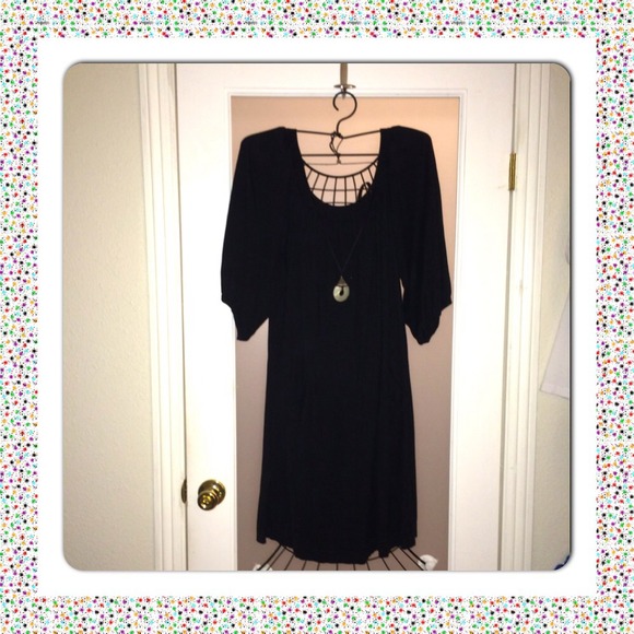 BCBGMaxAzria  👗 - Picture 2 of 4