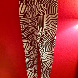 Black & White Print Leggings