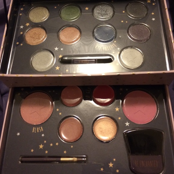 Multi makeup palette
