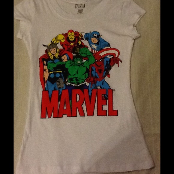 💕Marvel White Super Heroes T-Shirt NWOT