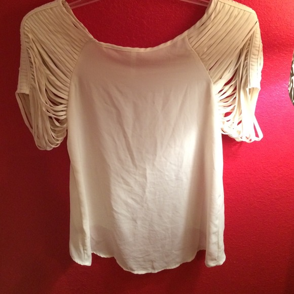 White Top - Picture 3 of 3