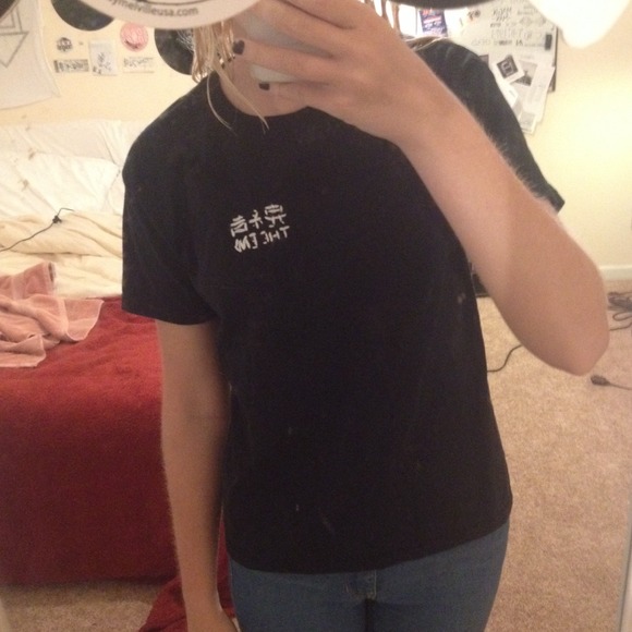 custom hand embroidered tshirt - Picture 3 of 3