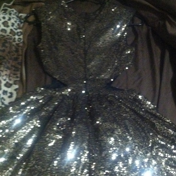 Dress - Picture 2 of 4