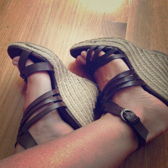 Charles Davide Wedges - Picture 1 of 4