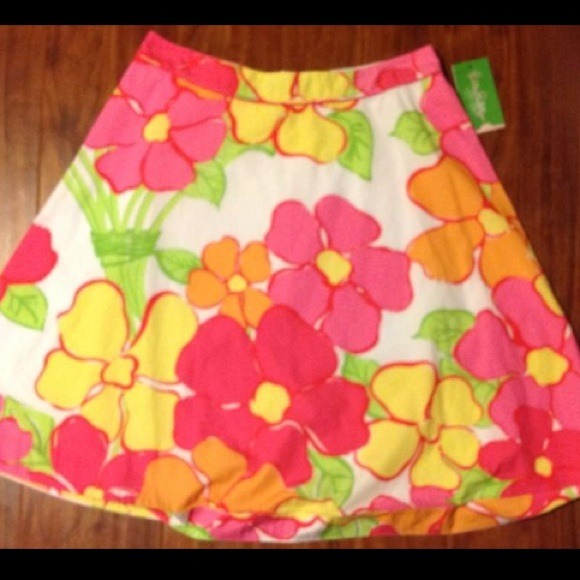 🚫SOLD🚫NWT Lilly PulitZer Floral Skirt.🚫SOLD🚫