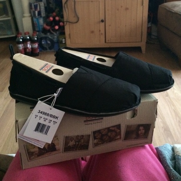 NWT Skechers Bobs Size 8