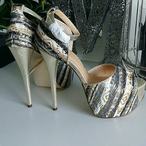 Shoedazzle heels