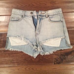 Urban Outfitters light was high to low denim short