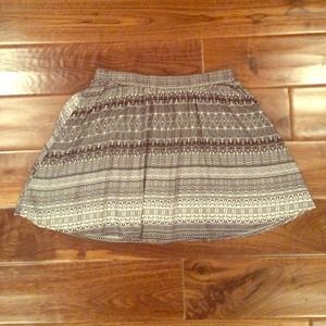 Forever 21 tribal pattern skirt in back and white