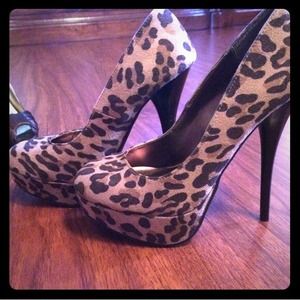 -Reserved-Bundle wedges and leopard heels