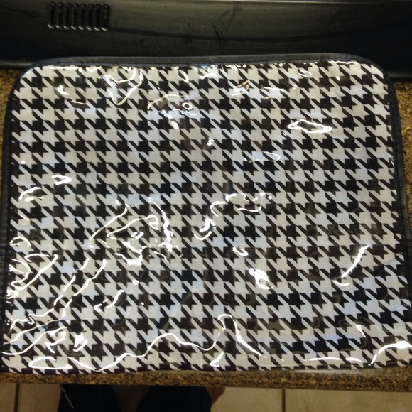 Heat resistant Mat for straightening /curling iron