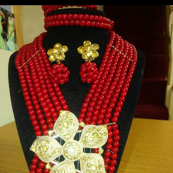 Coral beads necklace  **Sold** - Picture 2 of 2