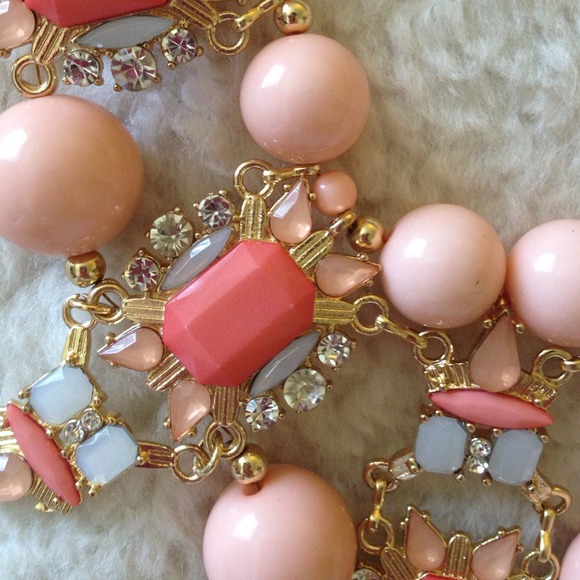 Statement Necklace - Picture 3 of 4