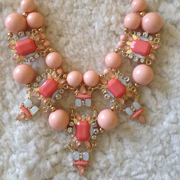 Statement Necklace - Picture 4 of 4