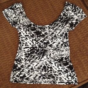 Black & white graphic open back shirt