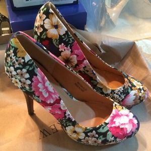 Marilyn Moda Floral Heels