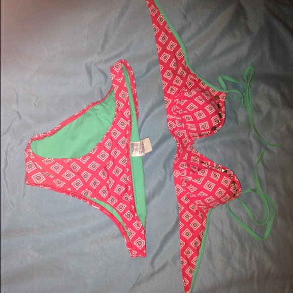 girls bathing suit