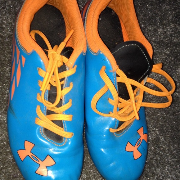 Soccer Cleats And Shin Gaurds - Picture 1 of 4
