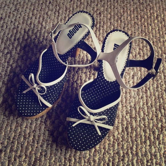 Bongo 60s Style Platform Sandals - Size 8