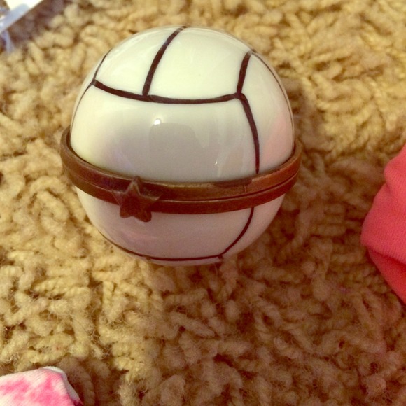 Volleyball earring holder